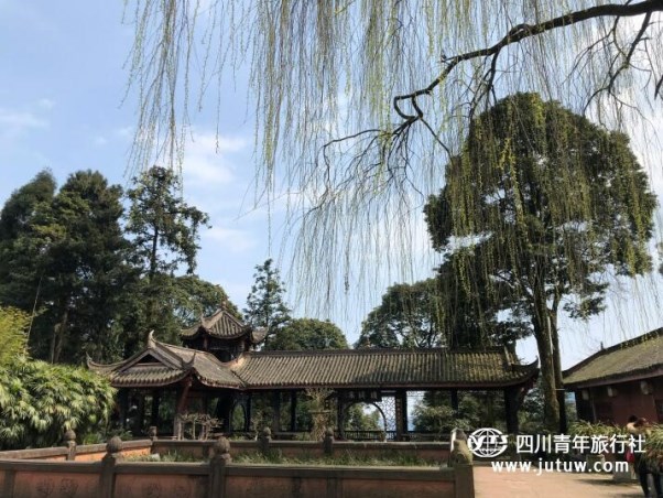 峨眉山旅游